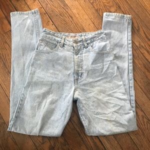 Super high rise vintage Guess jeans 🦋☎️